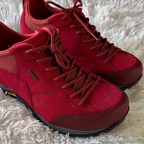 Dansko Paisley Red Women's Sneakers - Picture 13 of 16